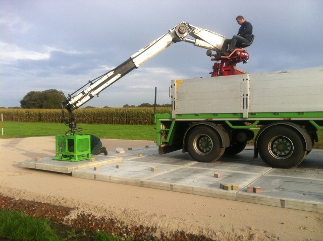BETONPLATEN 200x200x16 cm - 20 ton aslast - NIEUW.