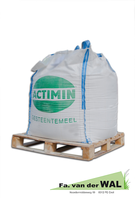 ACTIMIN, stalstrooisel en bodemverbeteraar ineen.