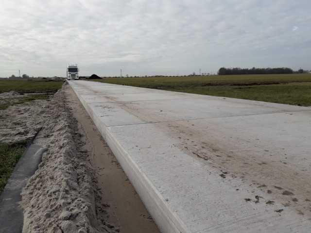 Kavelpadplaat / Betonplaat 320x270x17 cm.