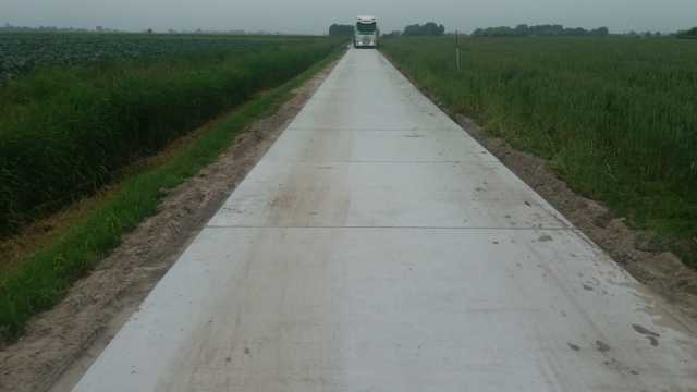 Kavelpadplaat / Betonplaat 320x270x17 cm.