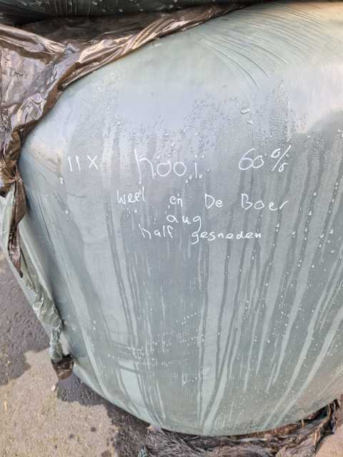 verschillende partijen balen bossenland, zie fotos