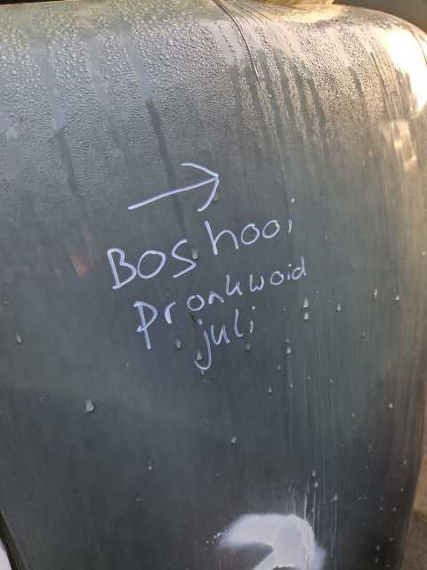 33 balen boshooi en 11 balen kuilgras aug