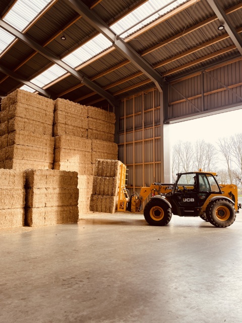 Spaans gehamerd tarwestro, scherp geprijsd!