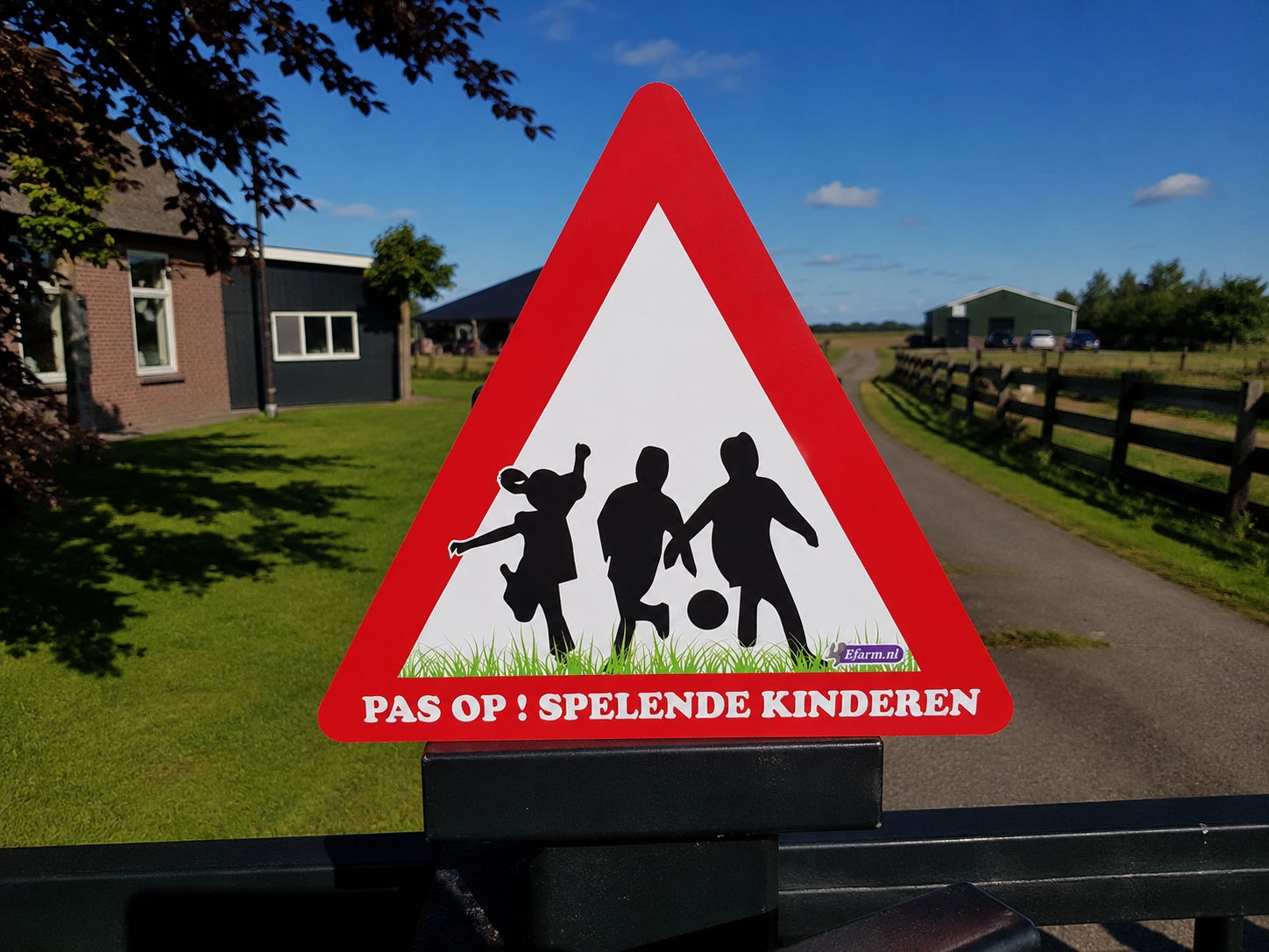 Waarschuwingsbord: Pas op! Spelende kinderen!