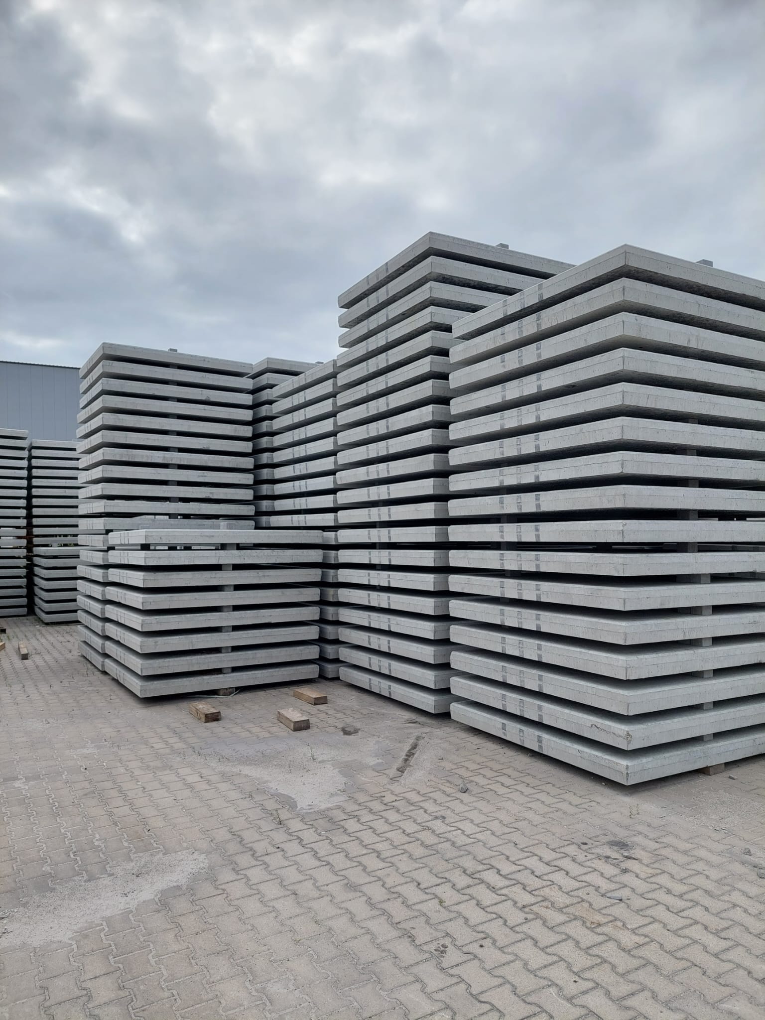 2e Keus betonplaten 200x200x14 + 16 cm Glad