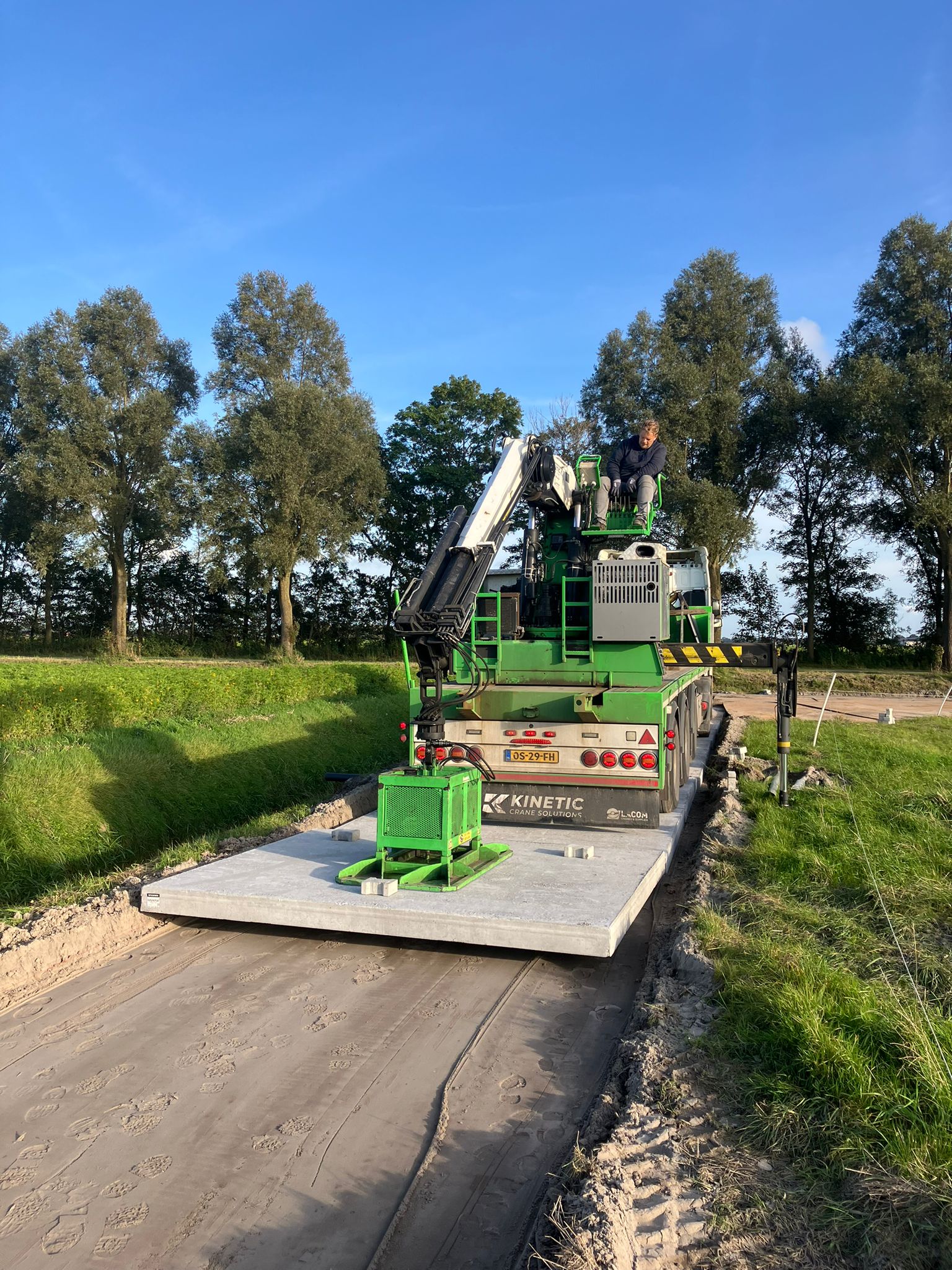 Kavelpadplaat / Betonplaat 320x270x17 cm