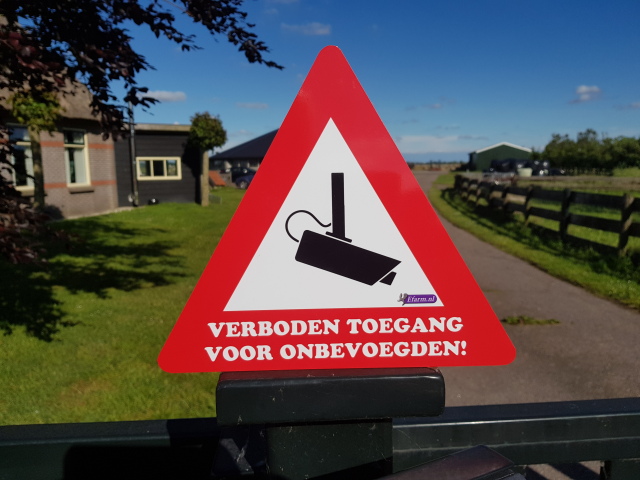 Waarschuwingsbord: Verboden toegang voor onbevoegden!