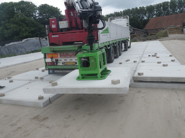 Platen direct vanaf auto in het werk gelegd.